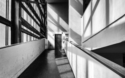 23 luglio, Tribunale di Napoli, il prospetto delle aule d’udienza penale